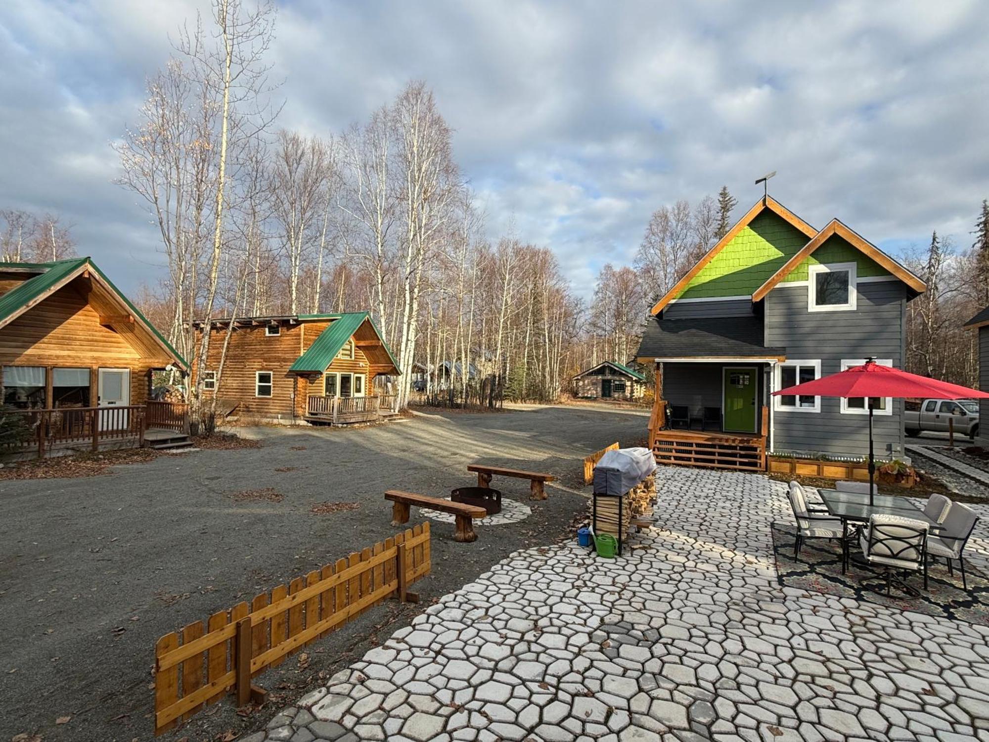 Talkeetna Log Cabin With Hot Tub Unit 1 Bagian luar foto
