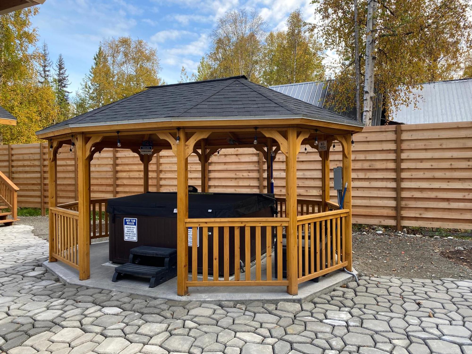Talkeetna Log Cabin With Hot Tub Unit 1 Bagian luar foto