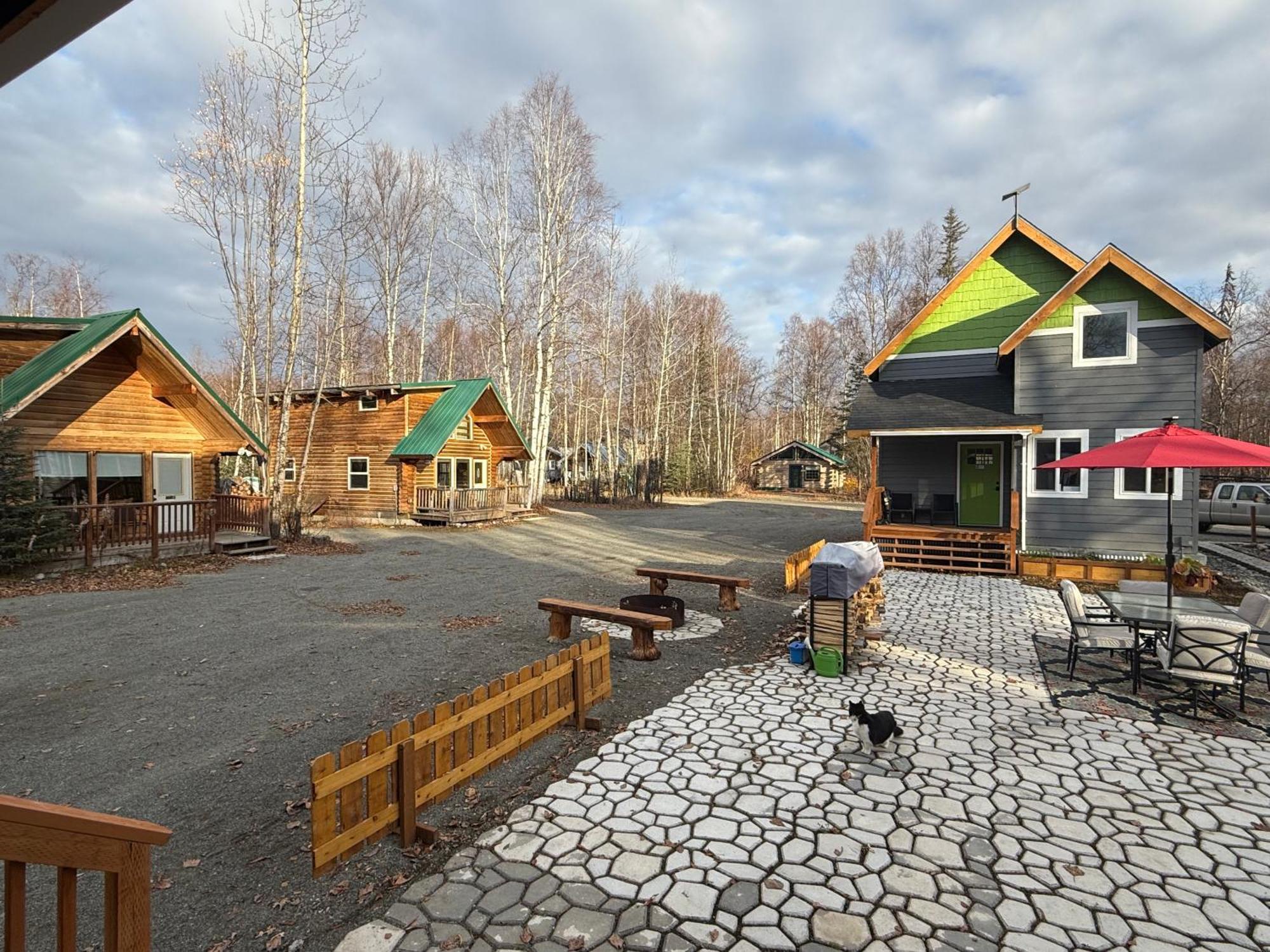 Talkeetna Log Cabin With Hot Tub Unit 1 Bagian luar foto