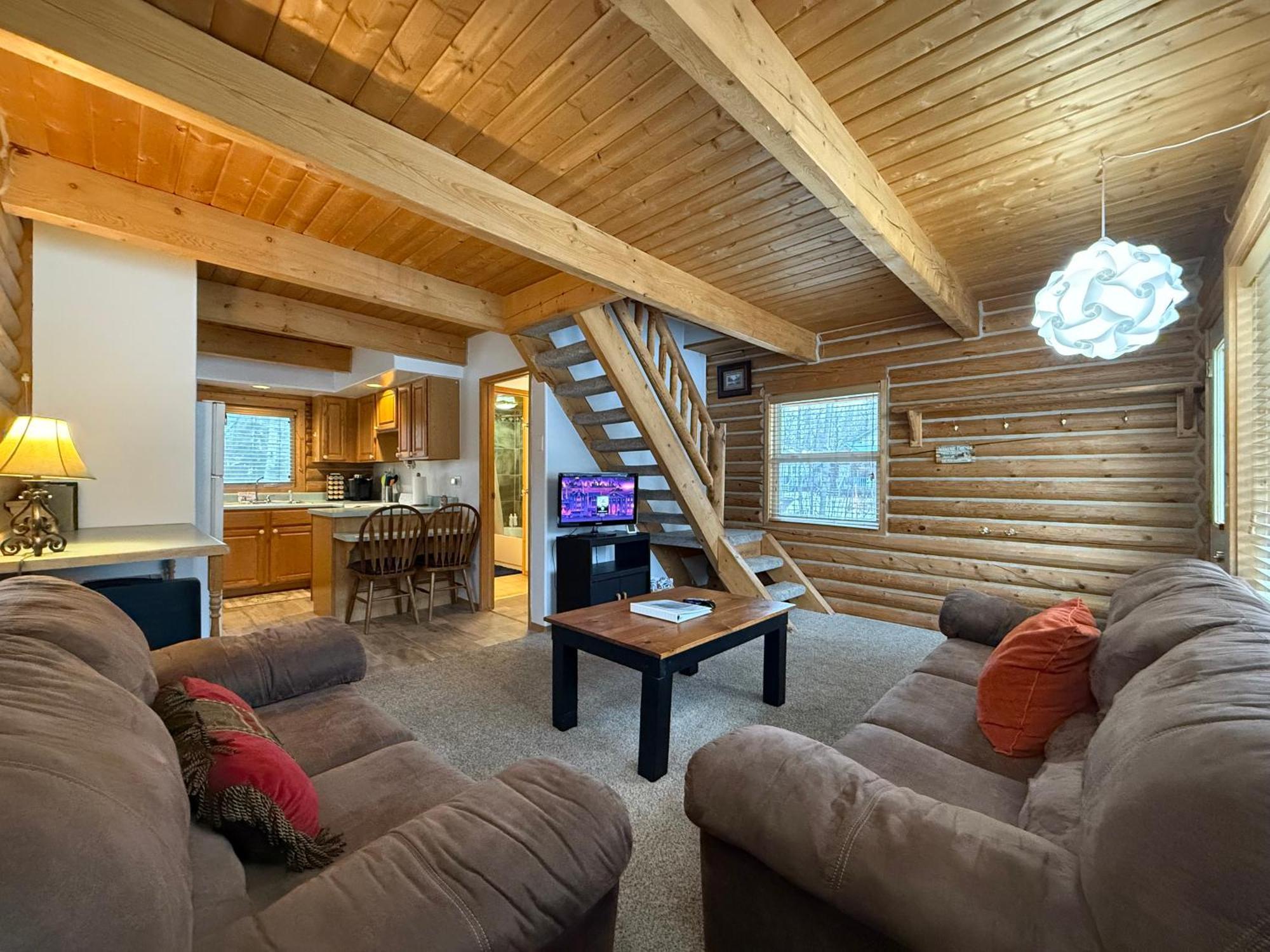 Talkeetna Log Cabin With Hot Tub Unit 1 Bagian luar foto