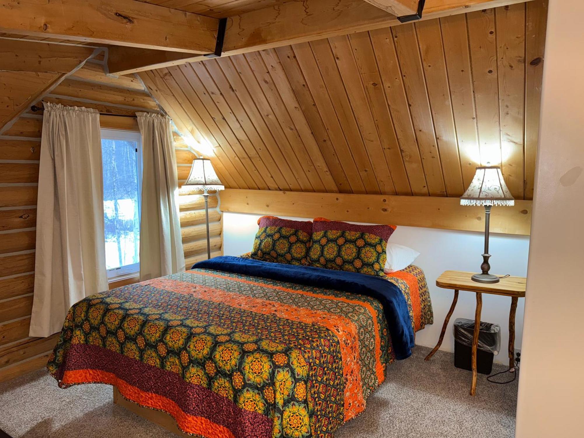 Talkeetna Log Cabin With Hot Tub Unit 1 Bagian luar foto