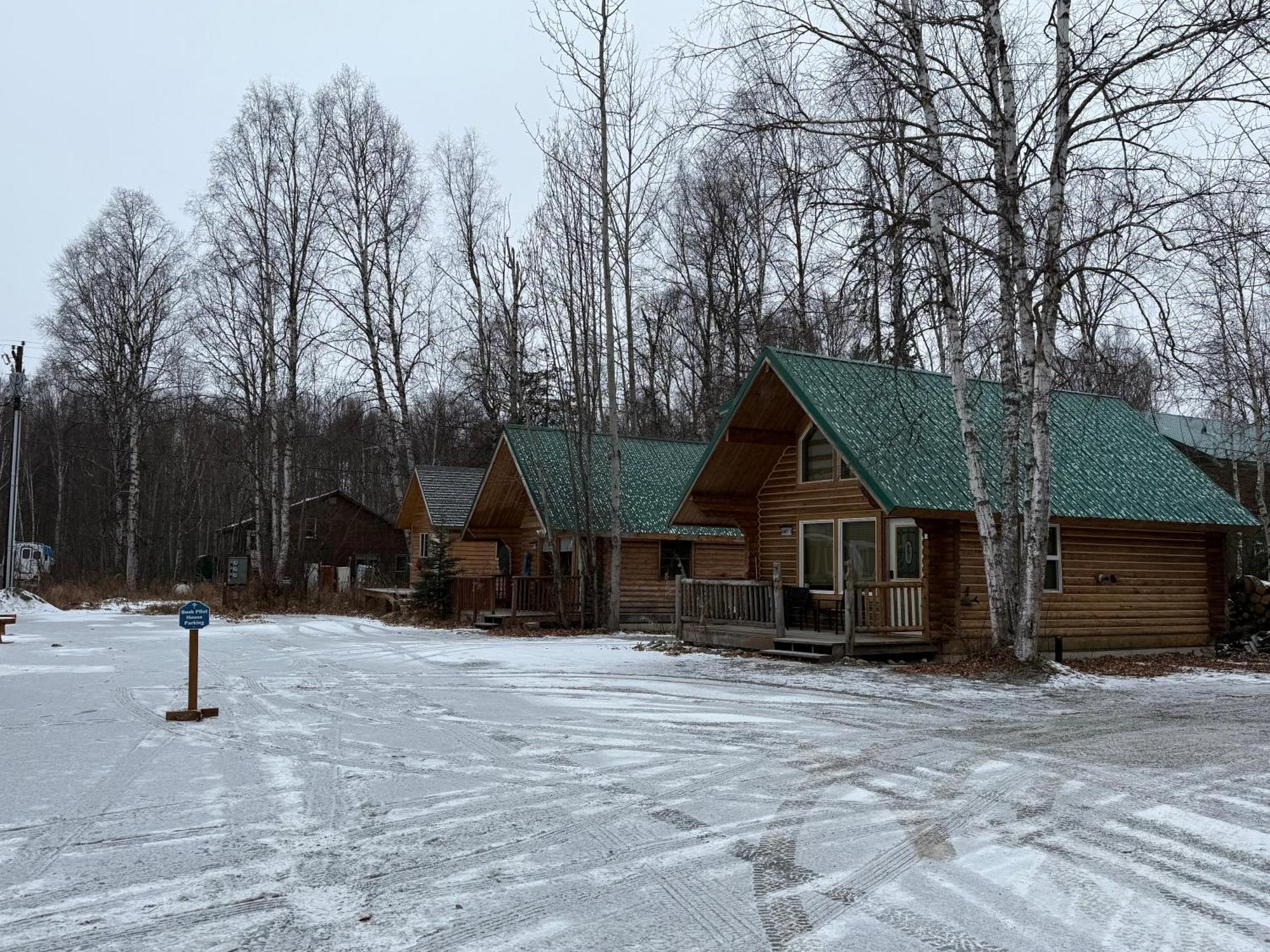Talkeetna Log Cabin With Hot Tub Unit 1 Bagian luar foto