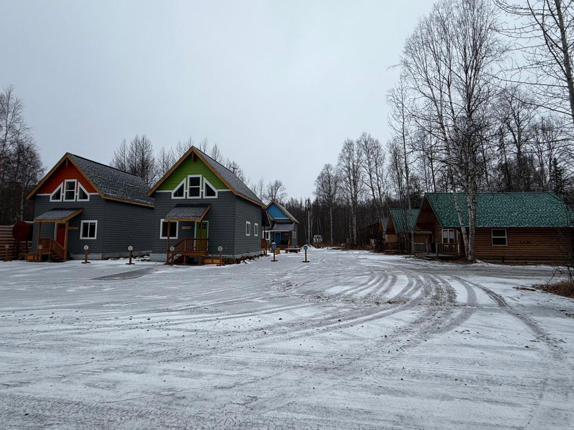 Talkeetna Log Cabin With Hot Tub Unit 1 Bagian luar foto
