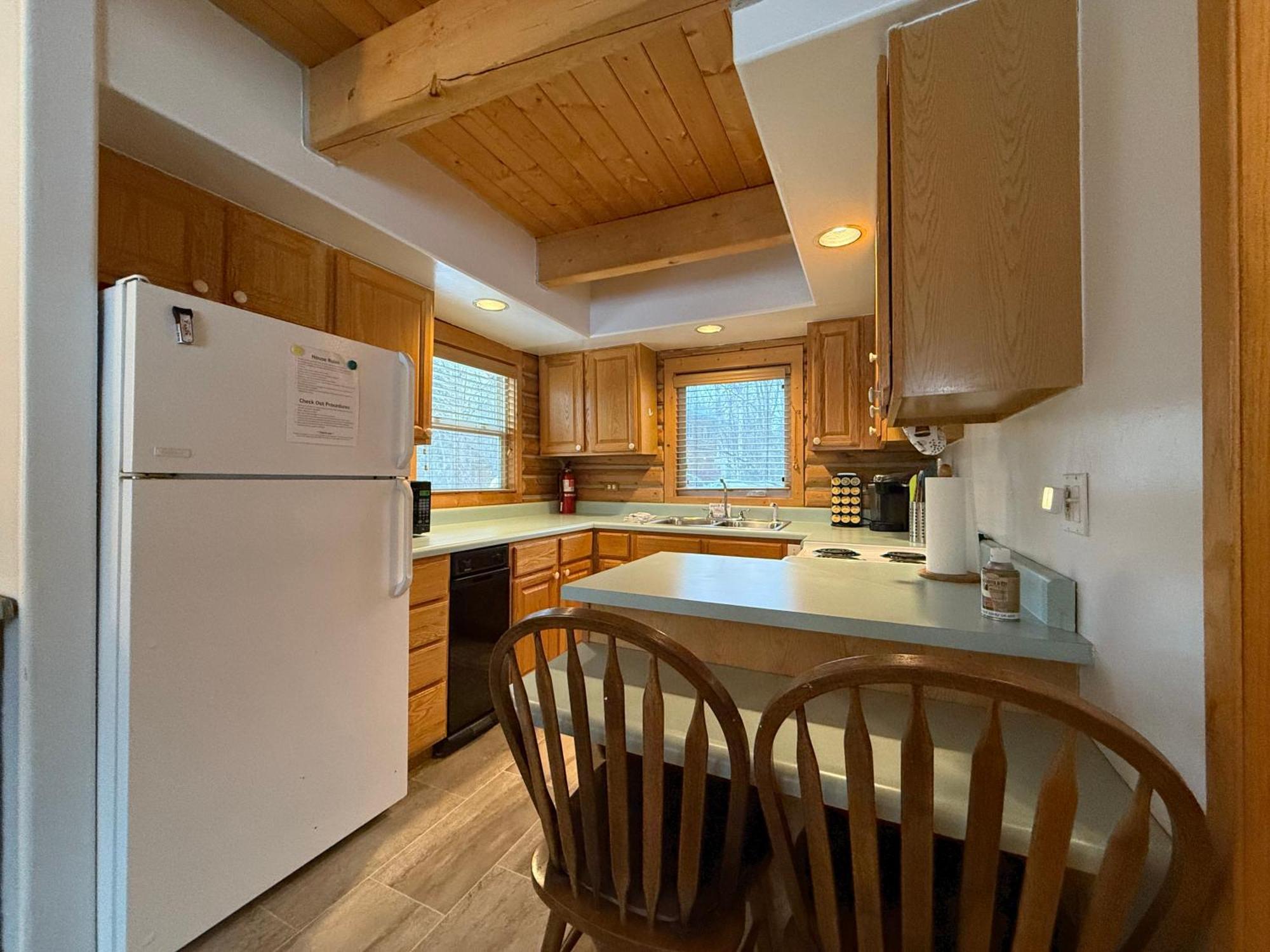 Talkeetna Log Cabin With Hot Tub Unit 1 Bagian luar foto